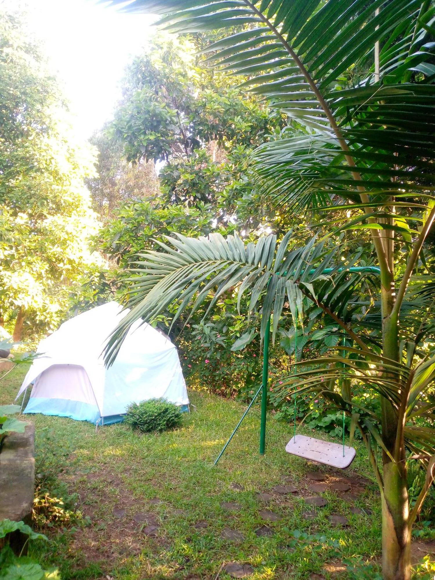 Galapagos Homestay Lushoto Екстер'єр фото